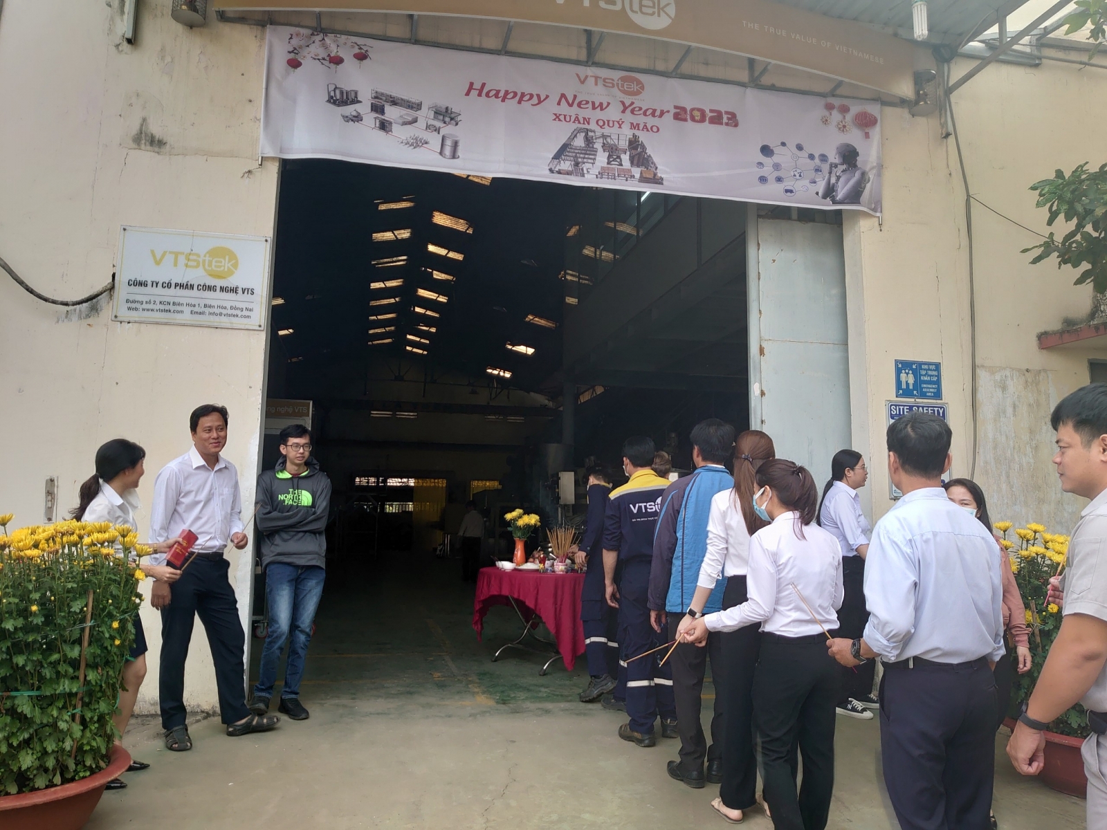KHỞI ĐẦU NĂM MỚI 2023